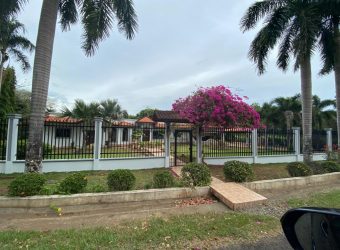 LUJOSA CASA EN VENTA EN LA PERLA