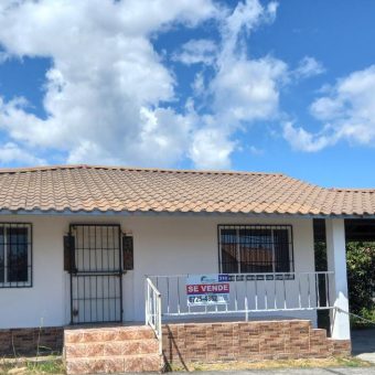 House for sale, located in Bella Suiza, Algarrobos, Dolega, Chiriquí