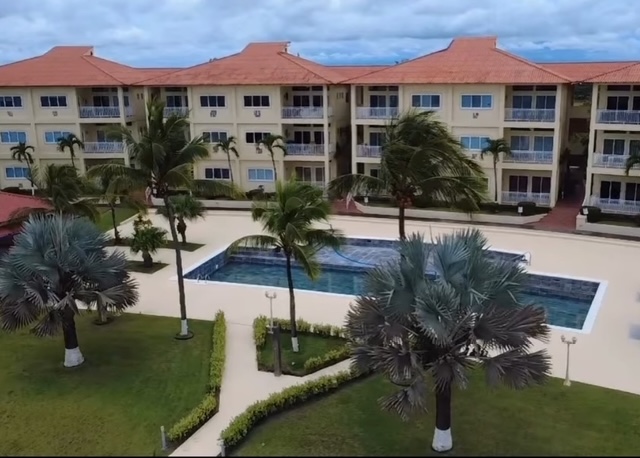 Apartamento en Venta – PH Brisas del Mar, Playa La Barqueta