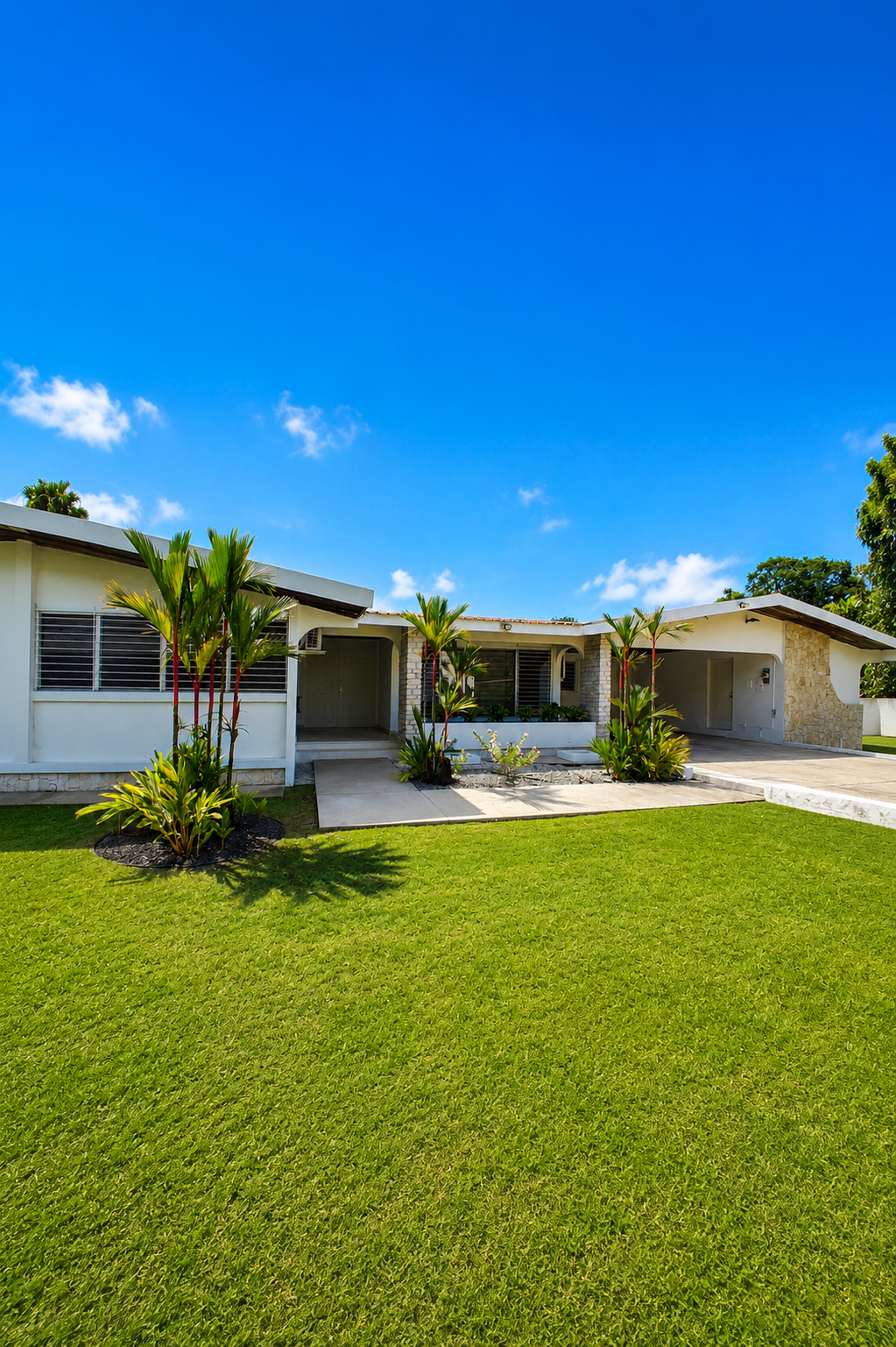 Casa en Venta o Alquiler en Urbanización La Perla, David, Chiriquí | 4 Recámaras y 4 Baños